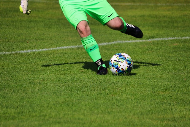 活塞创历史纪录，7人上双掀翻东部第一骑士，米切尔孤立无援得分38分.