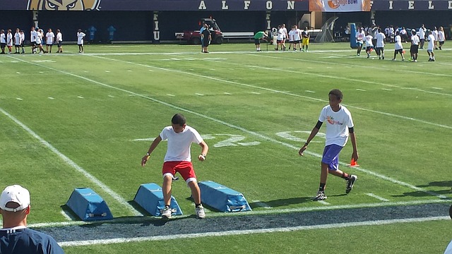 中超第11輪青島隊0-5山東泰山 費萊尼連場破門段劉愚梅開二度.