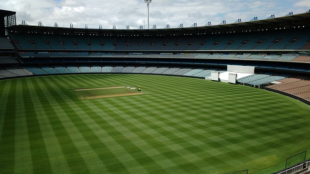 利物浦官方公布新賽季主場球衣！向尚克利致敬.